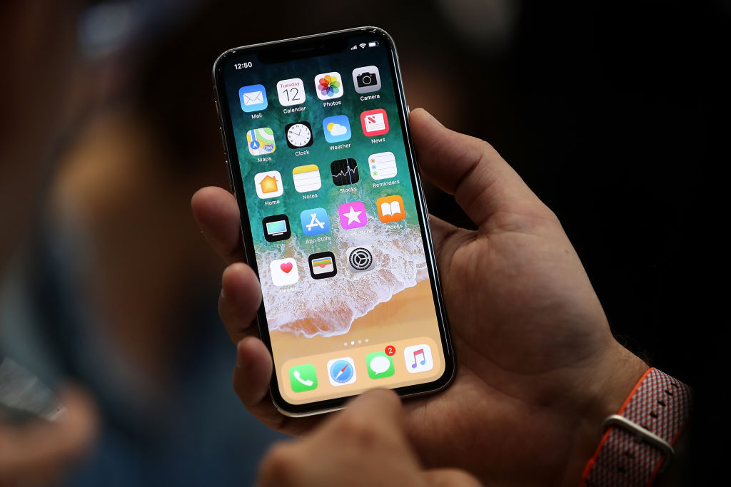 Apple to allow users to repair iPhones.