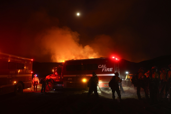 Photos: Fairview Fire in Southern California kills 2, forces evacuations