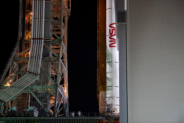 Photos: NASA's Artemis I moon rocket arrives at launch pad