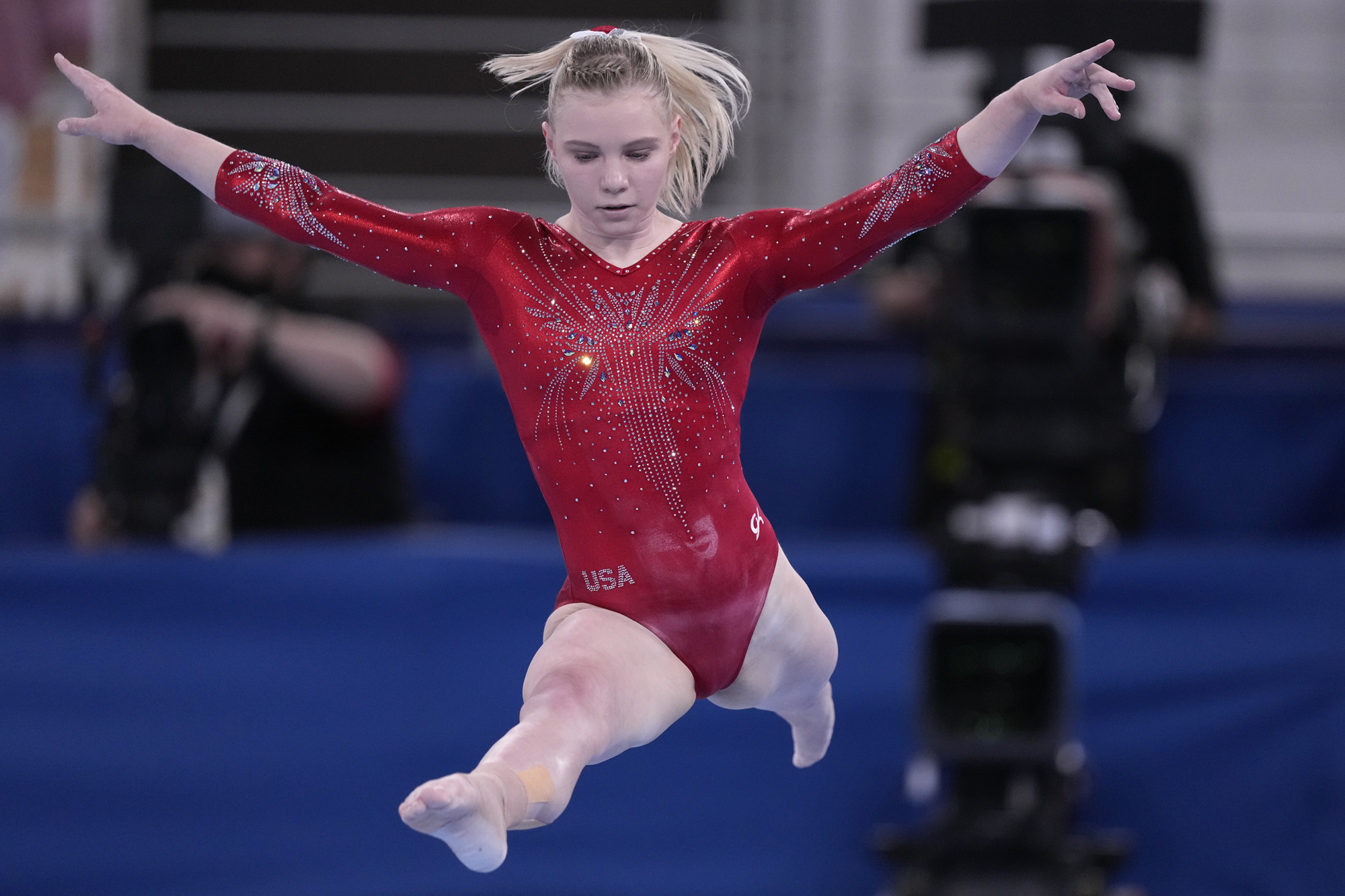 Photos: Simone Biles, US women's gymnastics team compete in qualifying round