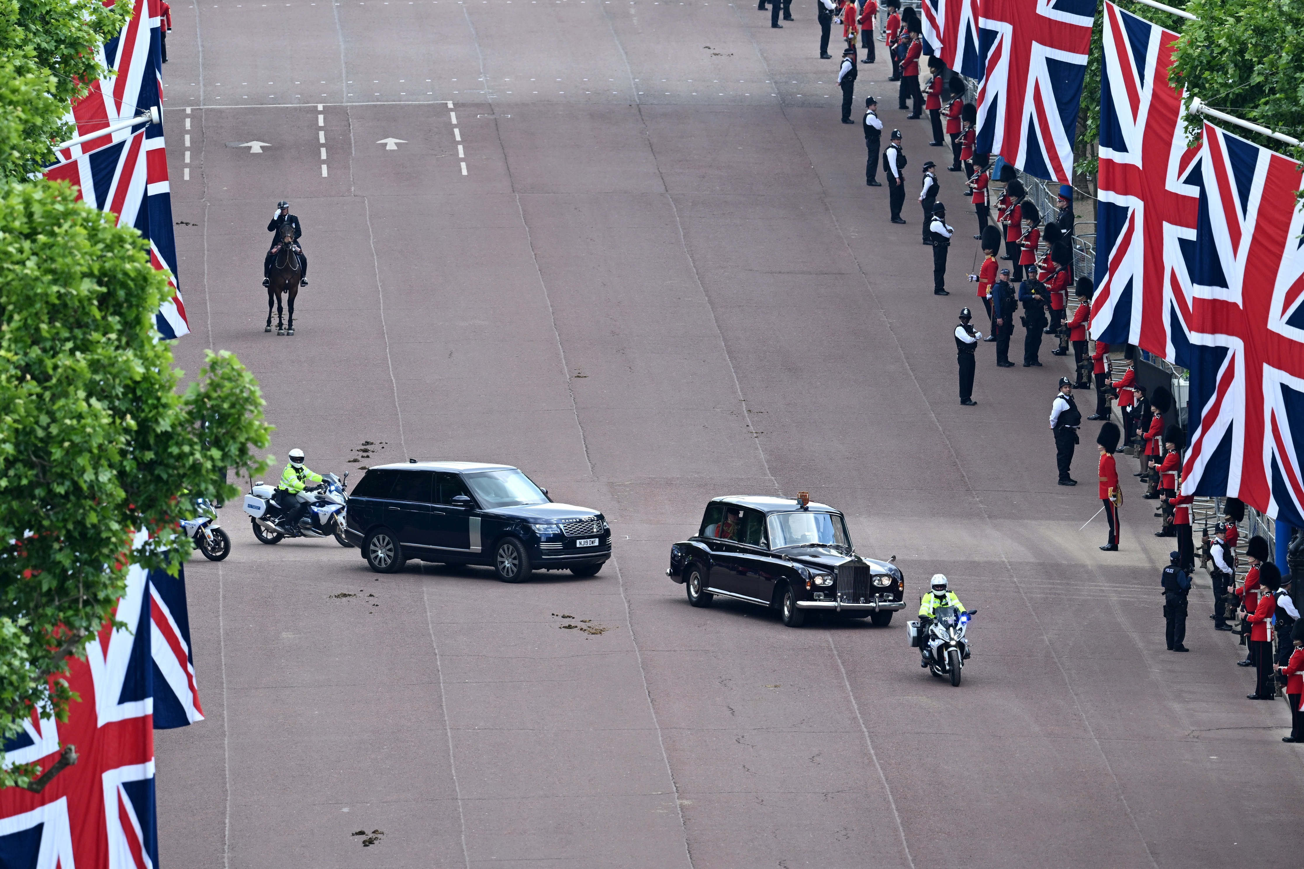 Photos: Queen Elizabeth's Platinum Jubilee kicks off with Trooping the Color
