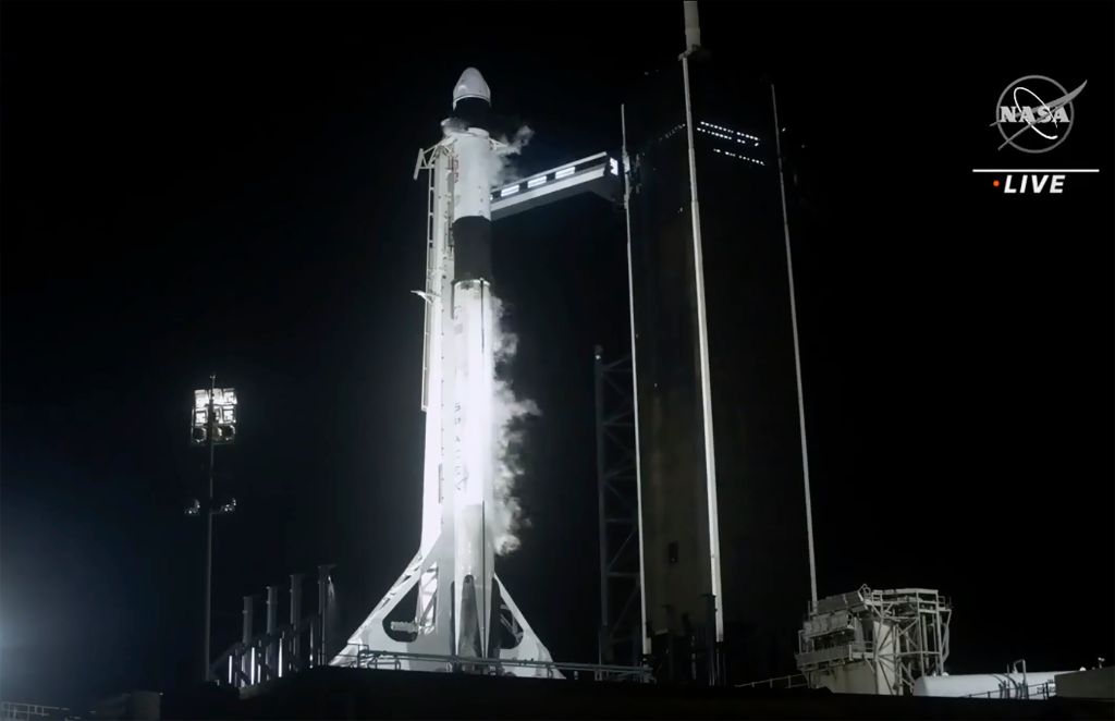 Photos: SpaceX launches 4 astronauts on reused capsule, rocket to International Space Station