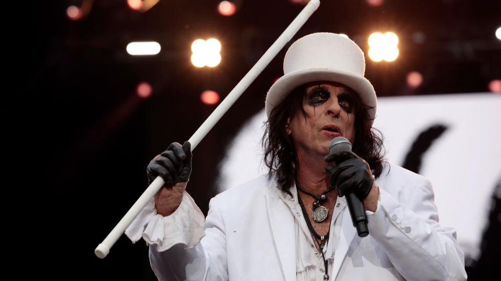 Spooky stories with Alice Cooper