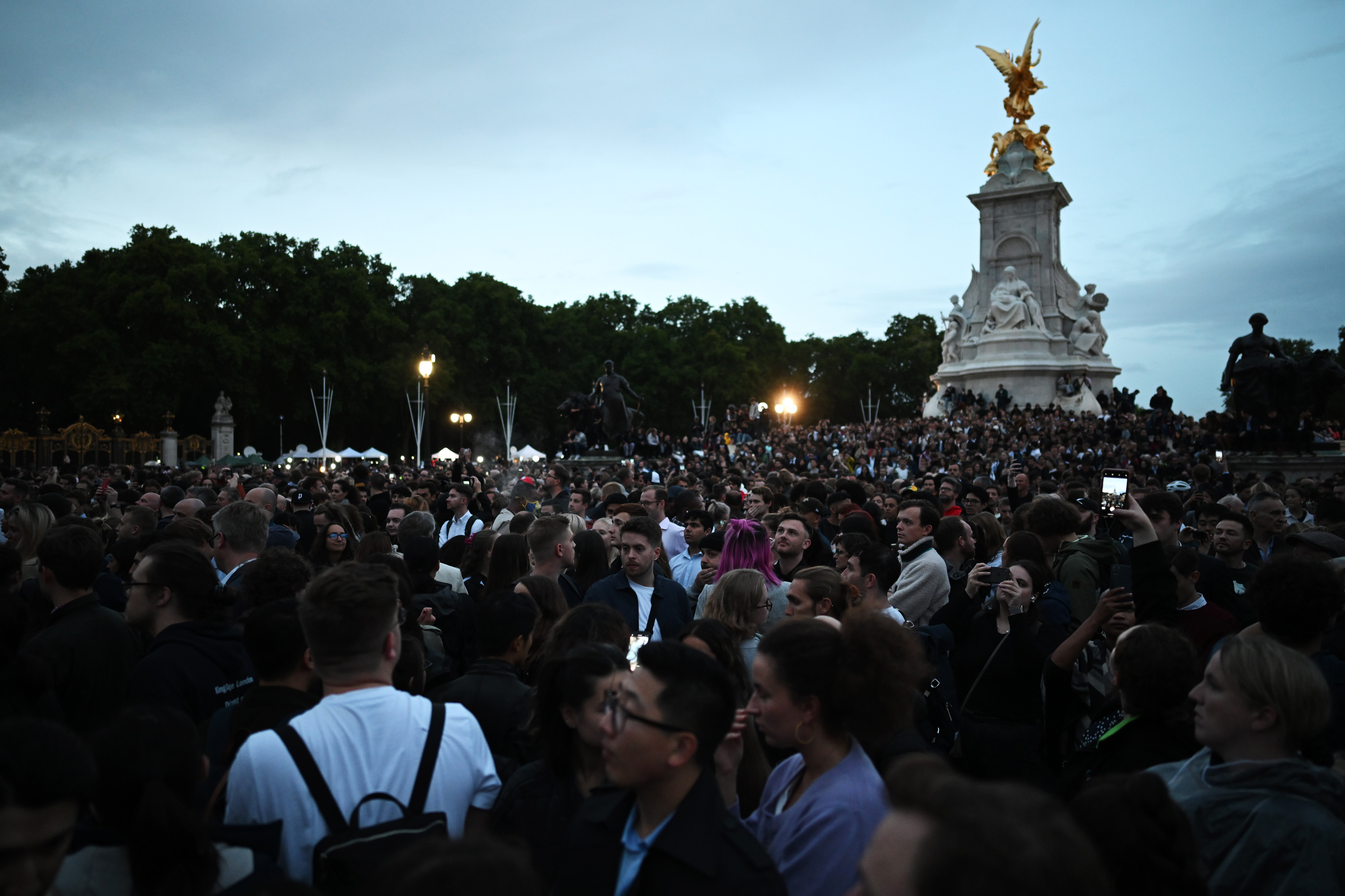 Public gathers at Buckingham Palace