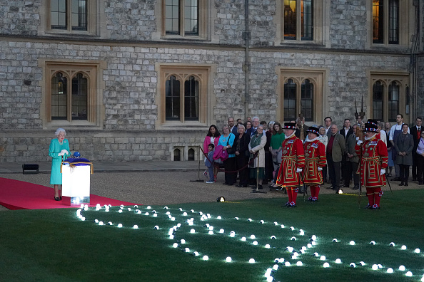 Photos: Queen Elizabeth II leads lighting of Platinum Jubilee beacons