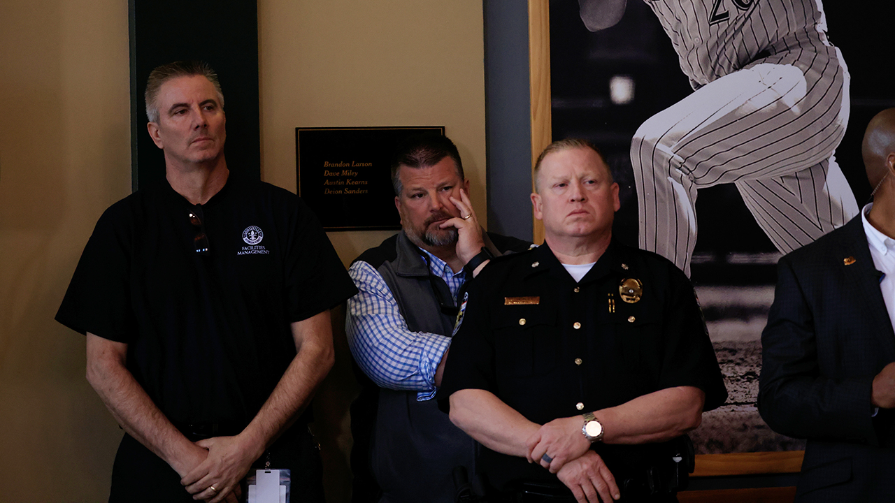 Several dead in shooting at Louisville bank