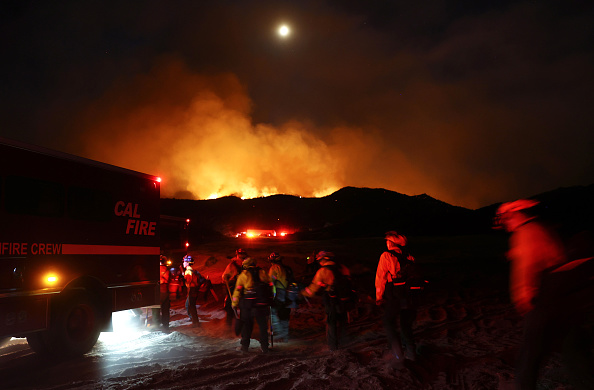 Photos: Fairview Fire in Southern California kills 2, forces evacuations