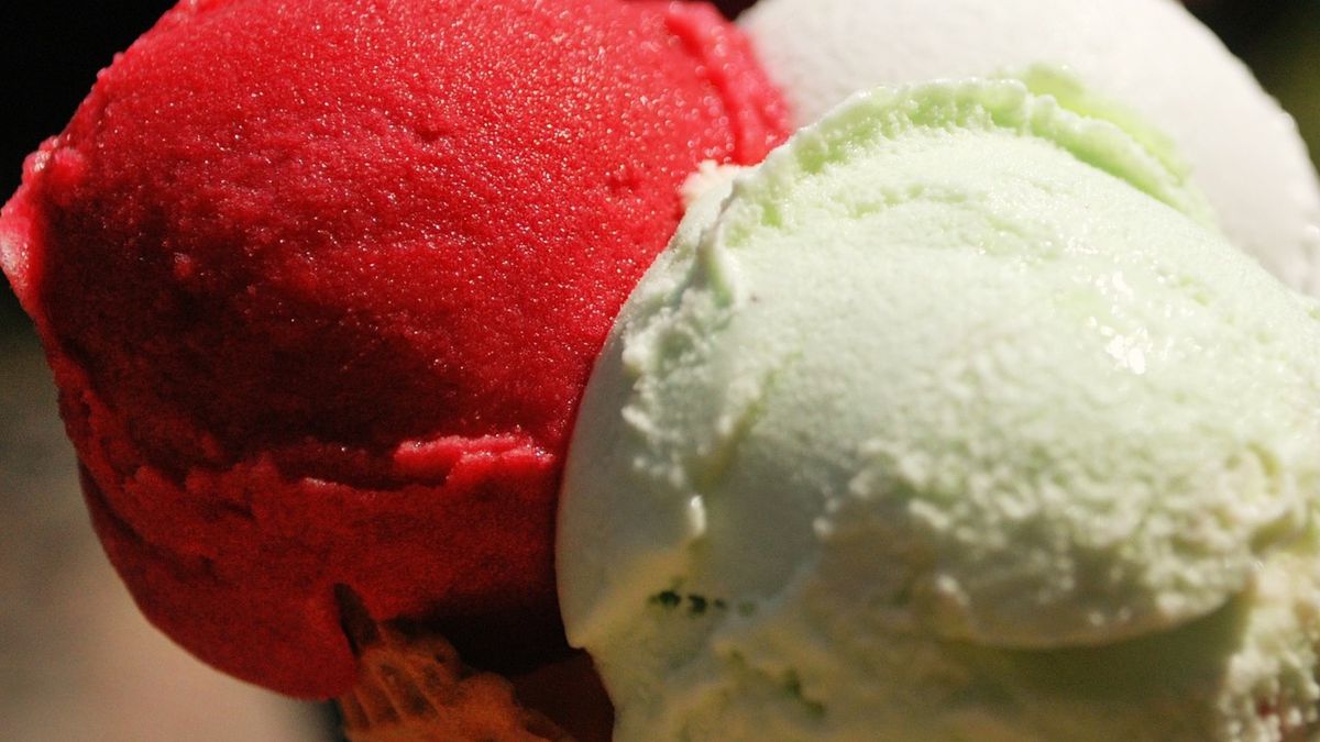 One day after reopening, ice cream parlor closes to public after employees harassed by customers