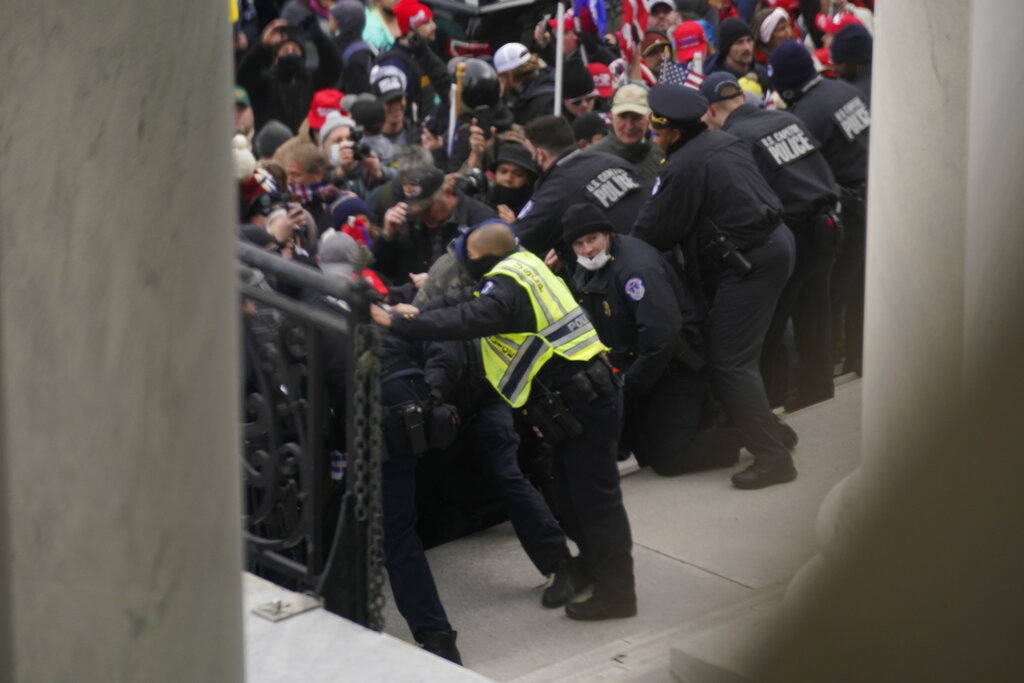 Protestors breach Congress