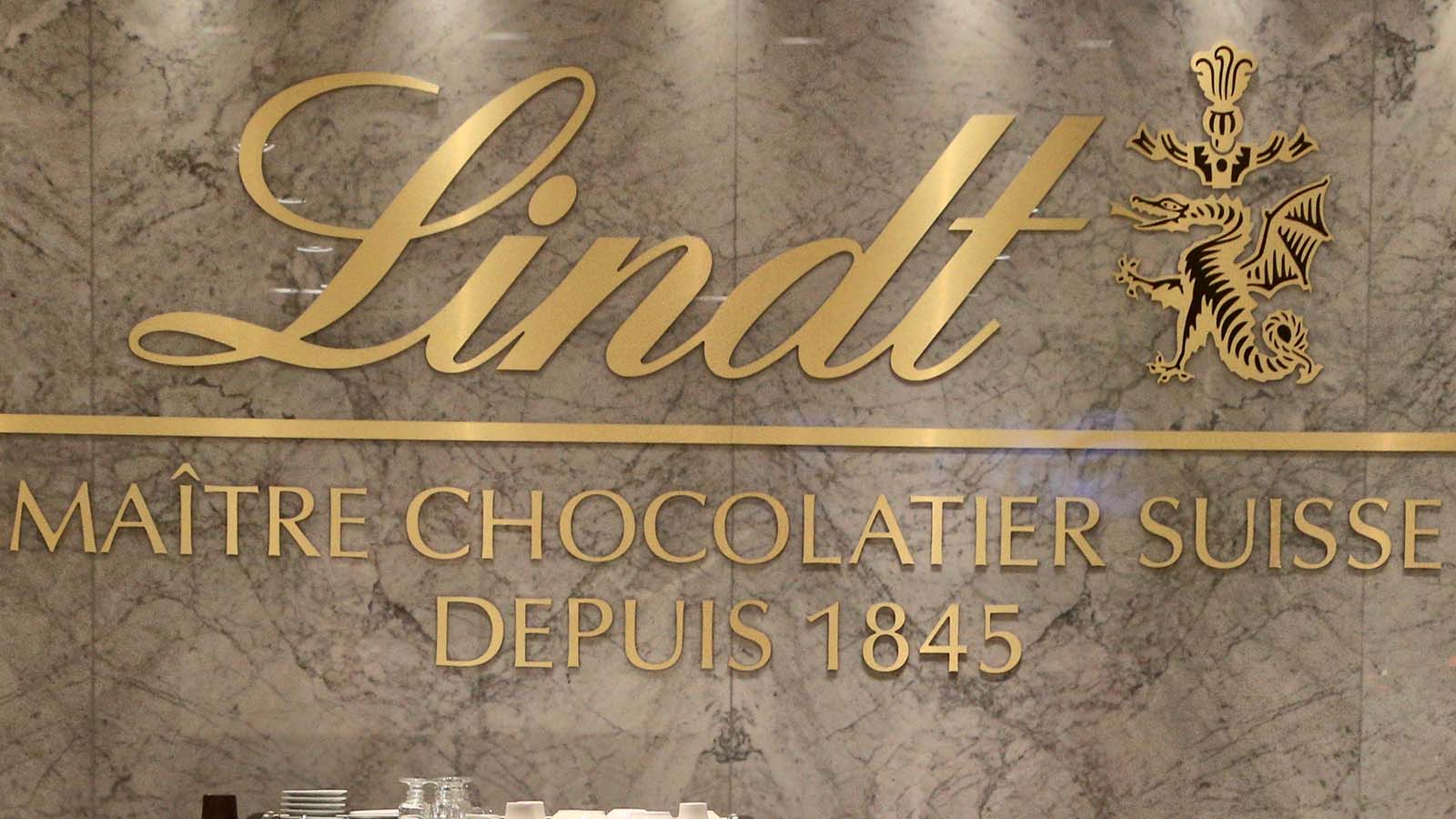 Chocolate factory glitch dusts Swiss town