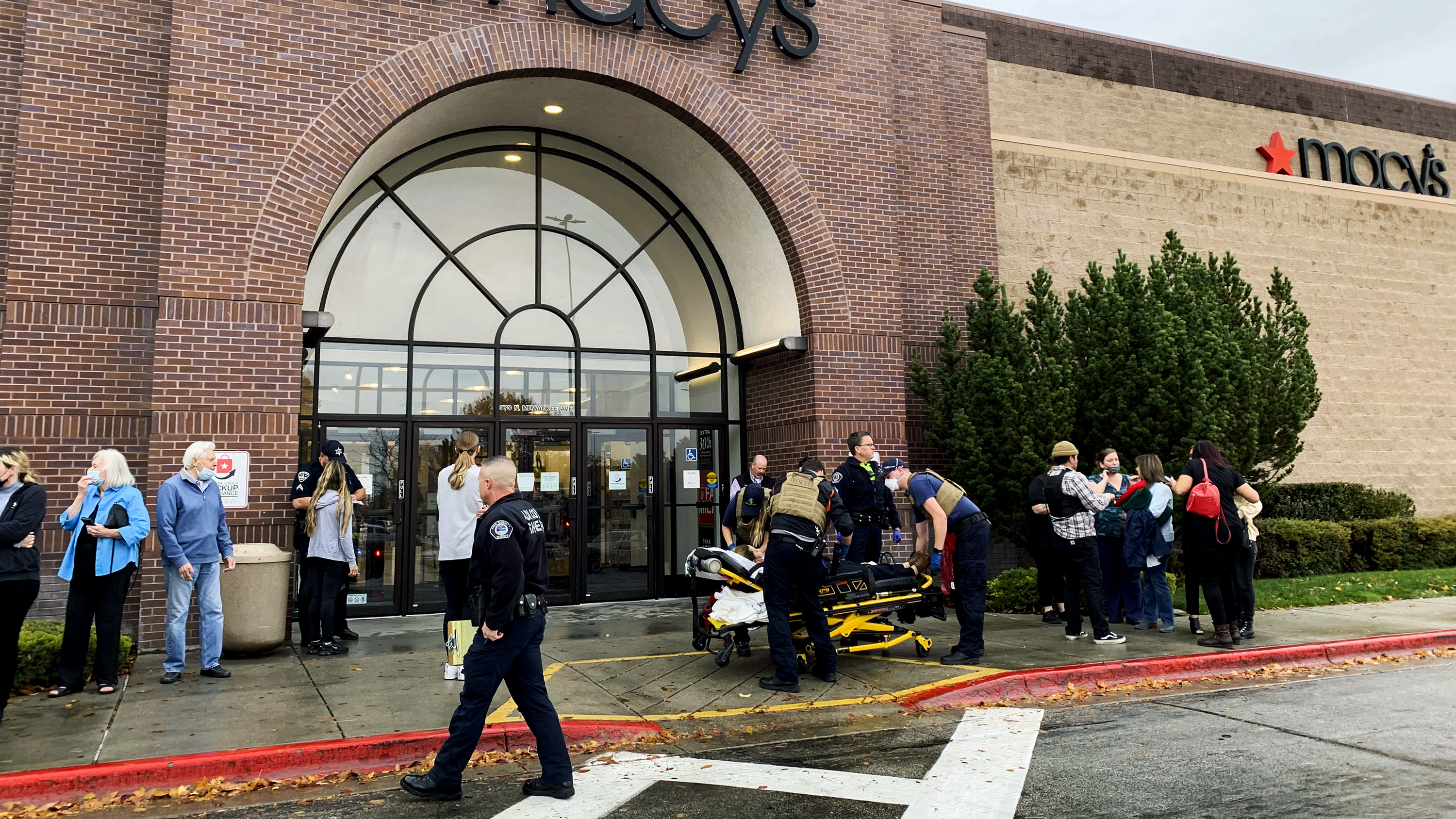 Photos: Idaho mall shooting leaves 2 dead, 4 hurt, including Boise officer