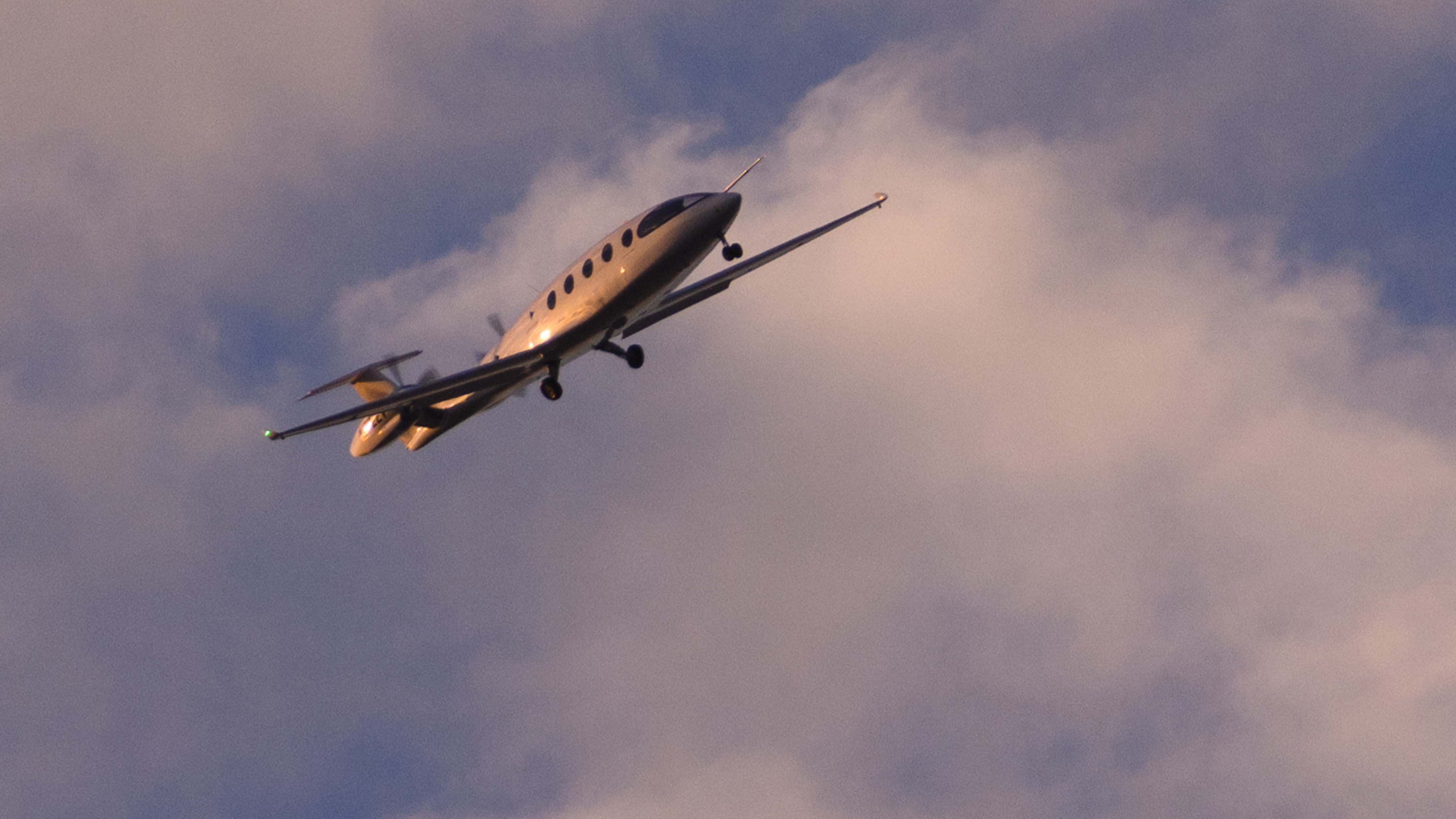 First all-electric commuter airplane takes to the skies