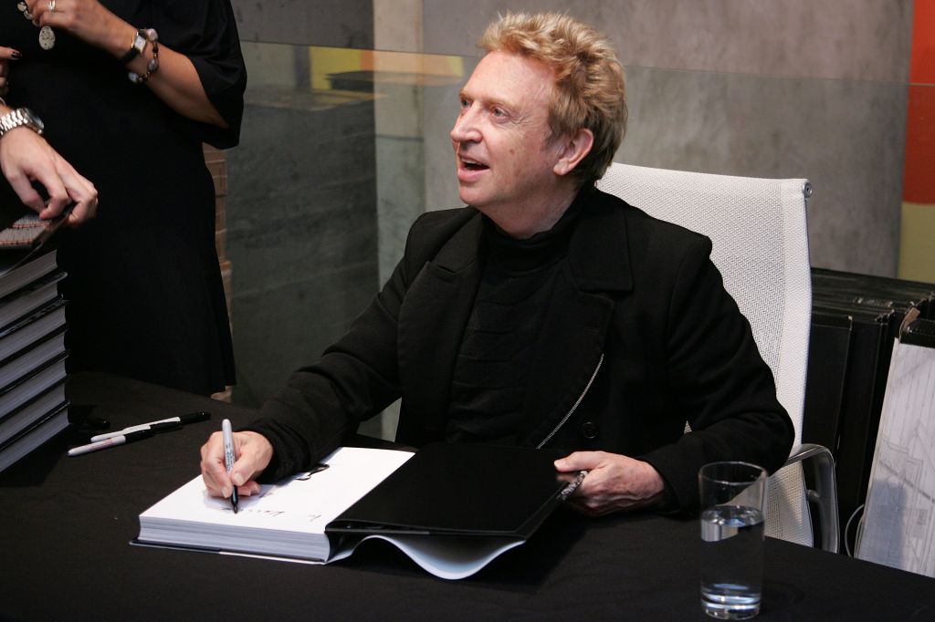 Andy Summers Promotes His New Book At Taschen