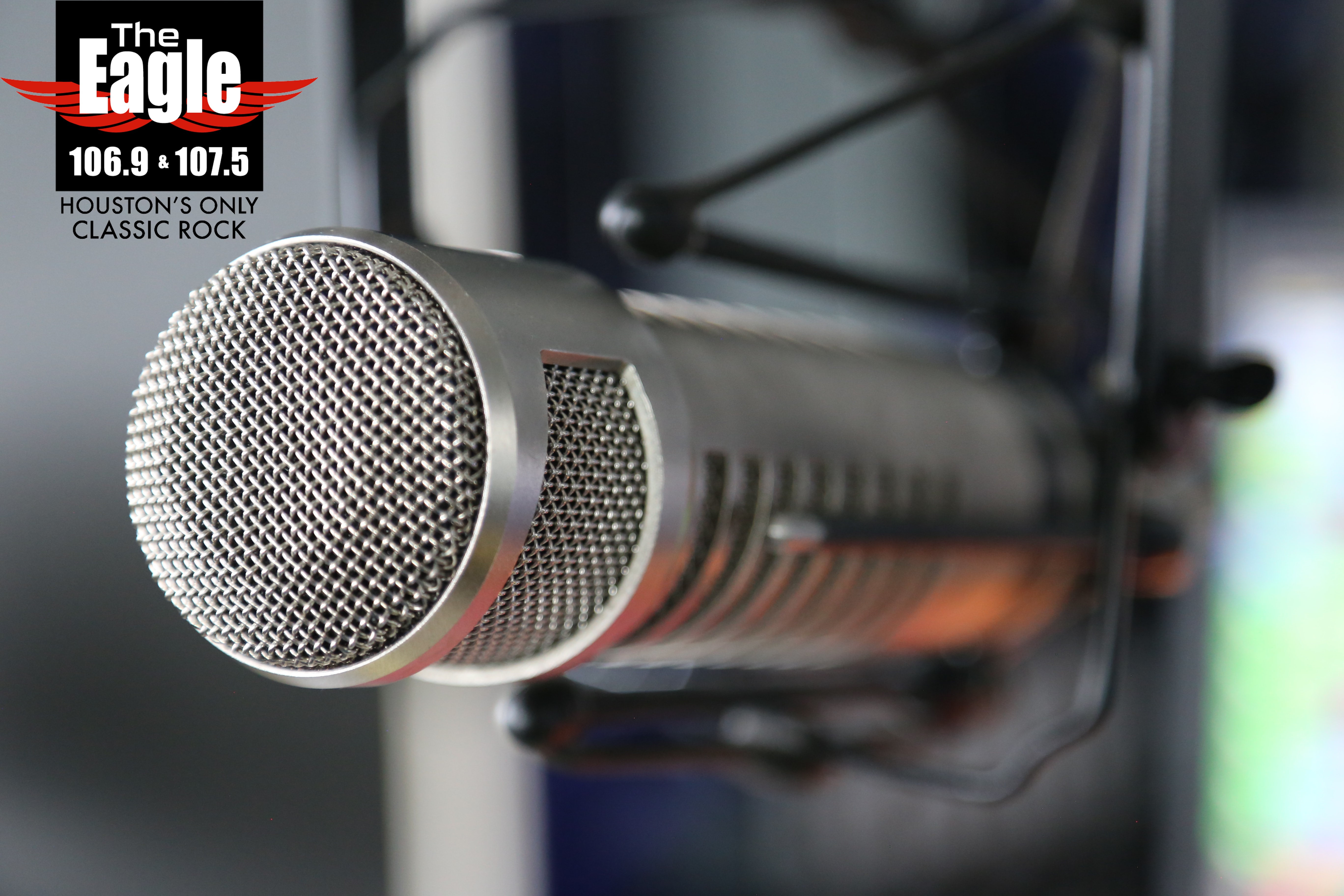 Houstons Eagle microphone