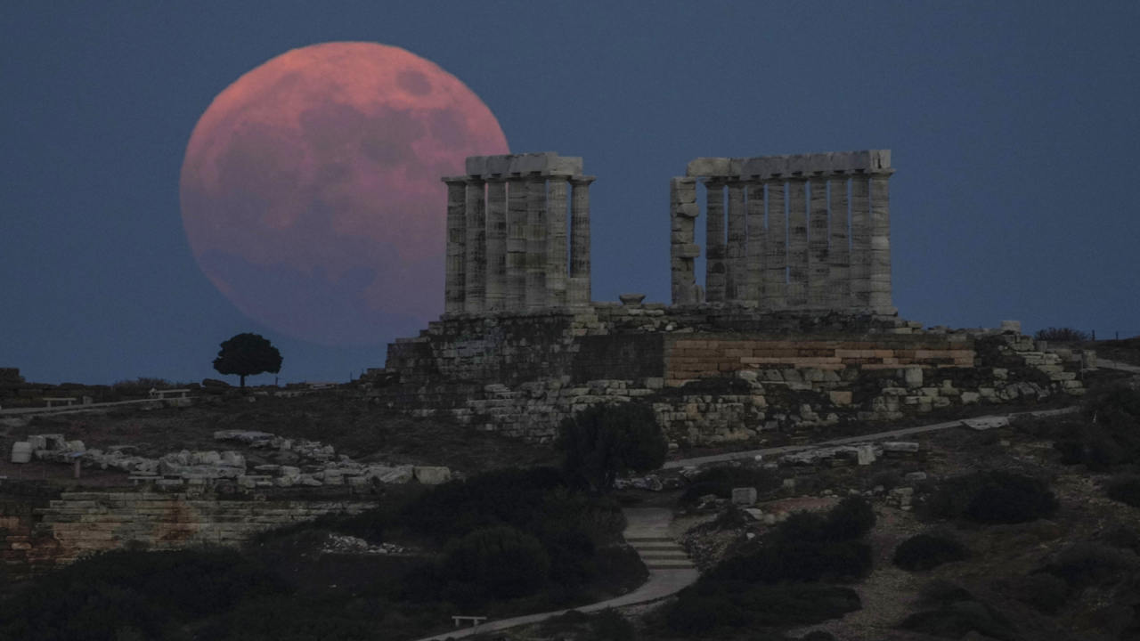 Photos: June 2021 Strawberry Moon brightens the night sky