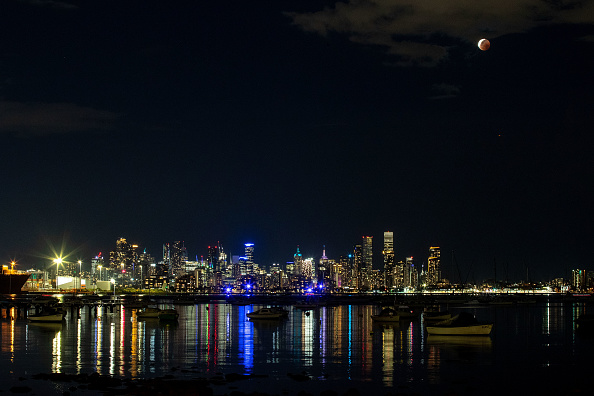 Photos: 'Beaver moon' total lunar eclipse, aka 'blood moon,' delights skygazers