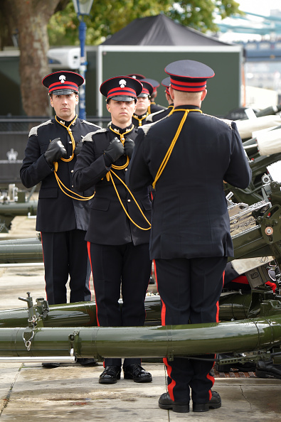 Photos: Queen Elizabeth II tributes continue across UK as royals, public grieve