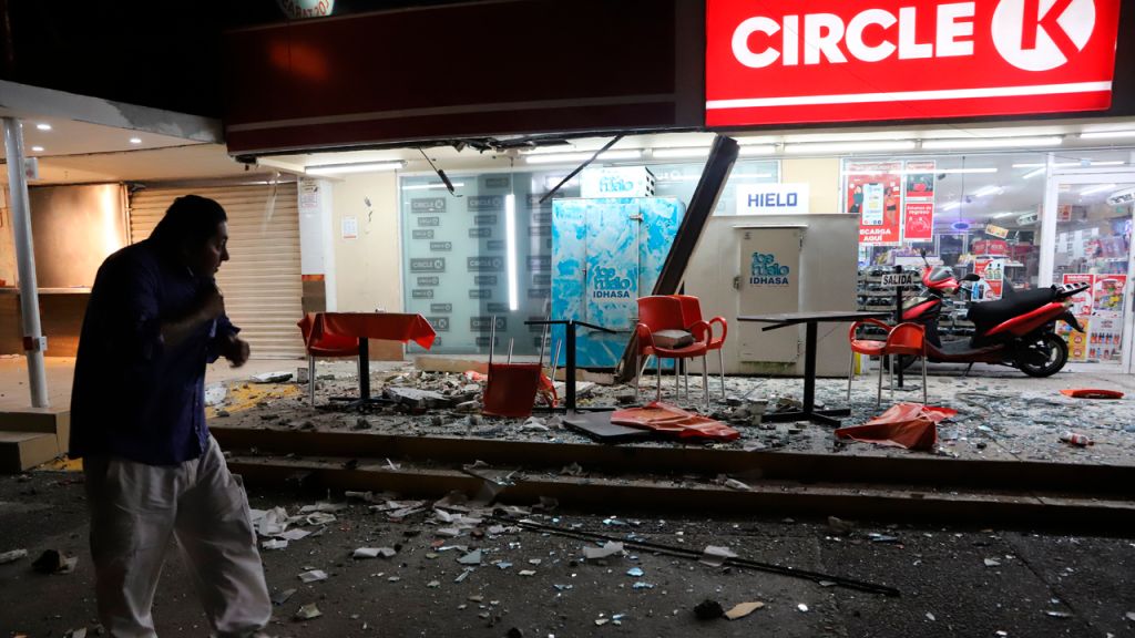 Photos: Magnitude 7 earthquake strikes near Acapulco, Mexico