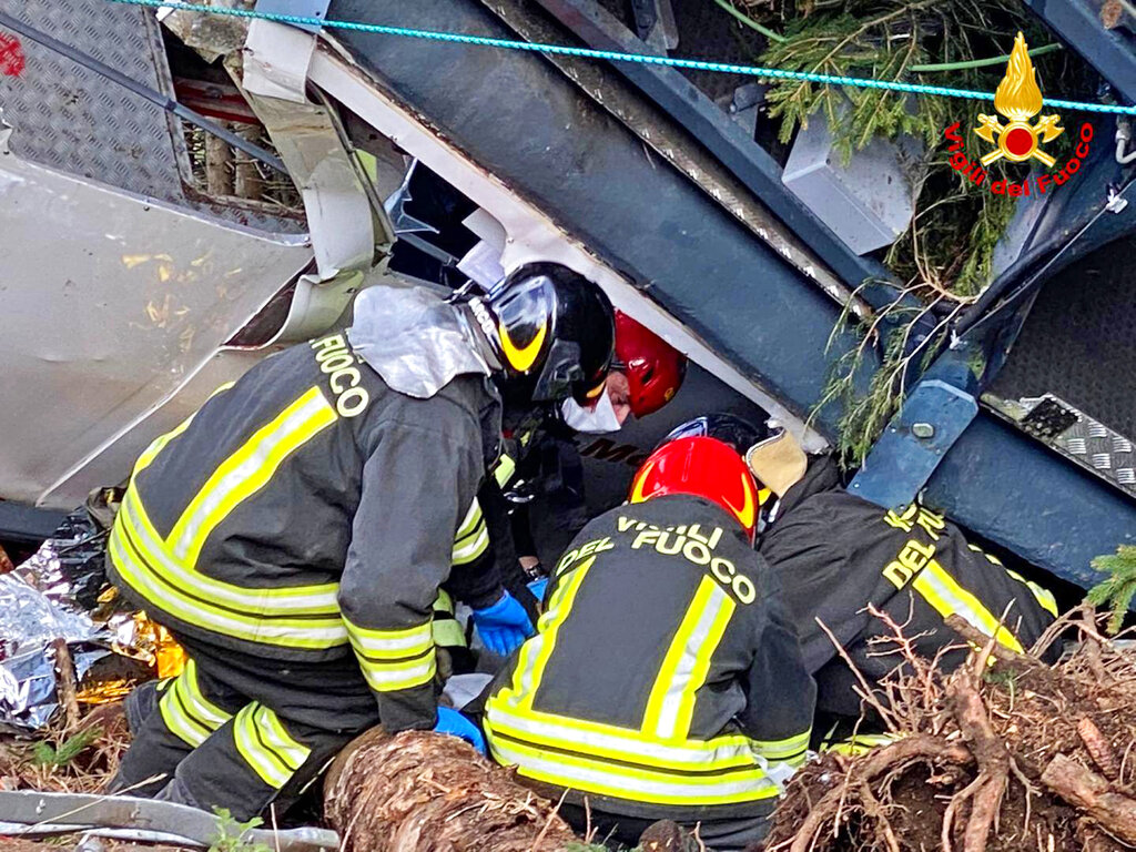Cable car plunges to ground in Italy