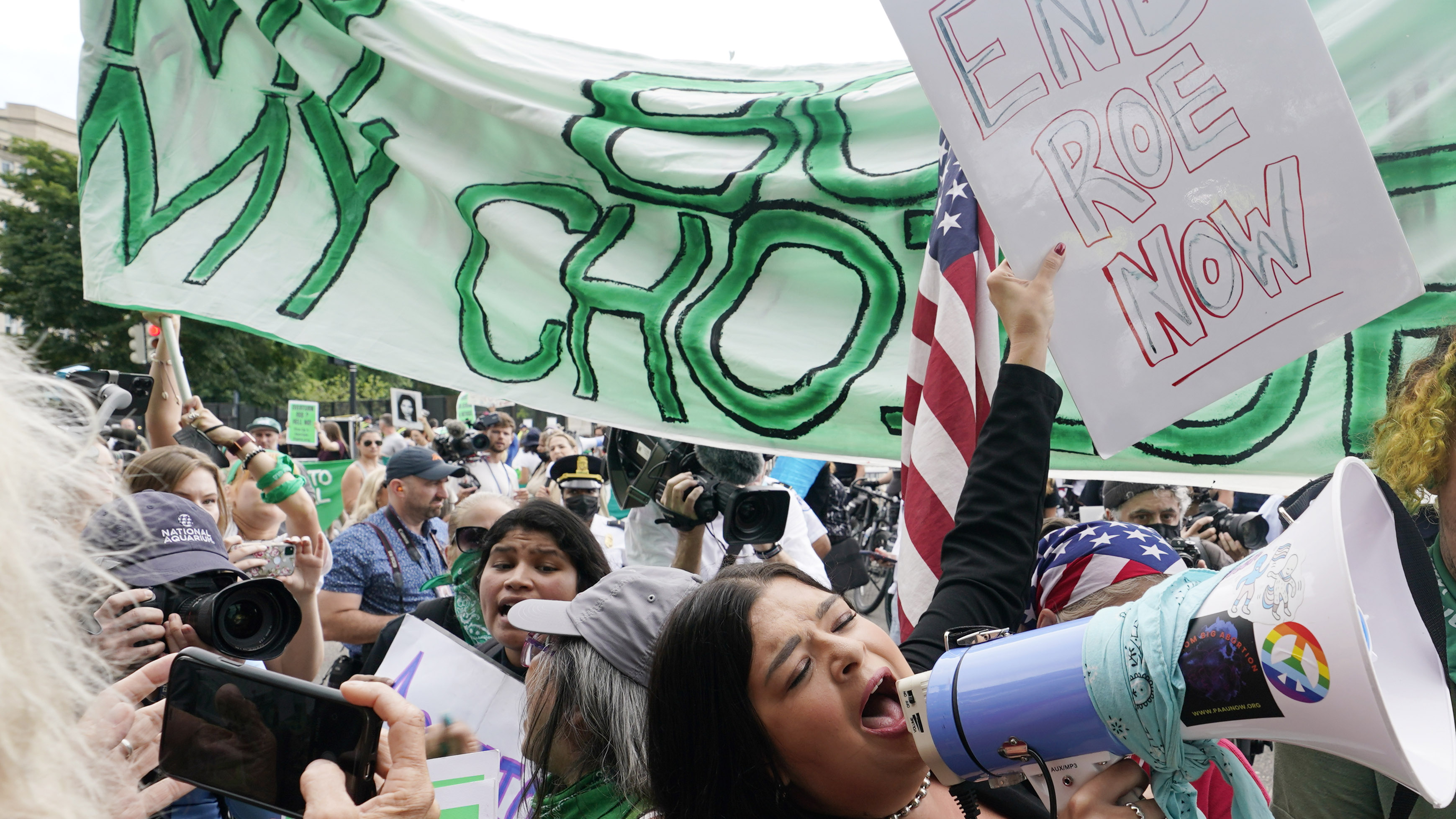 Supreme Court overturns Roe v. Wade