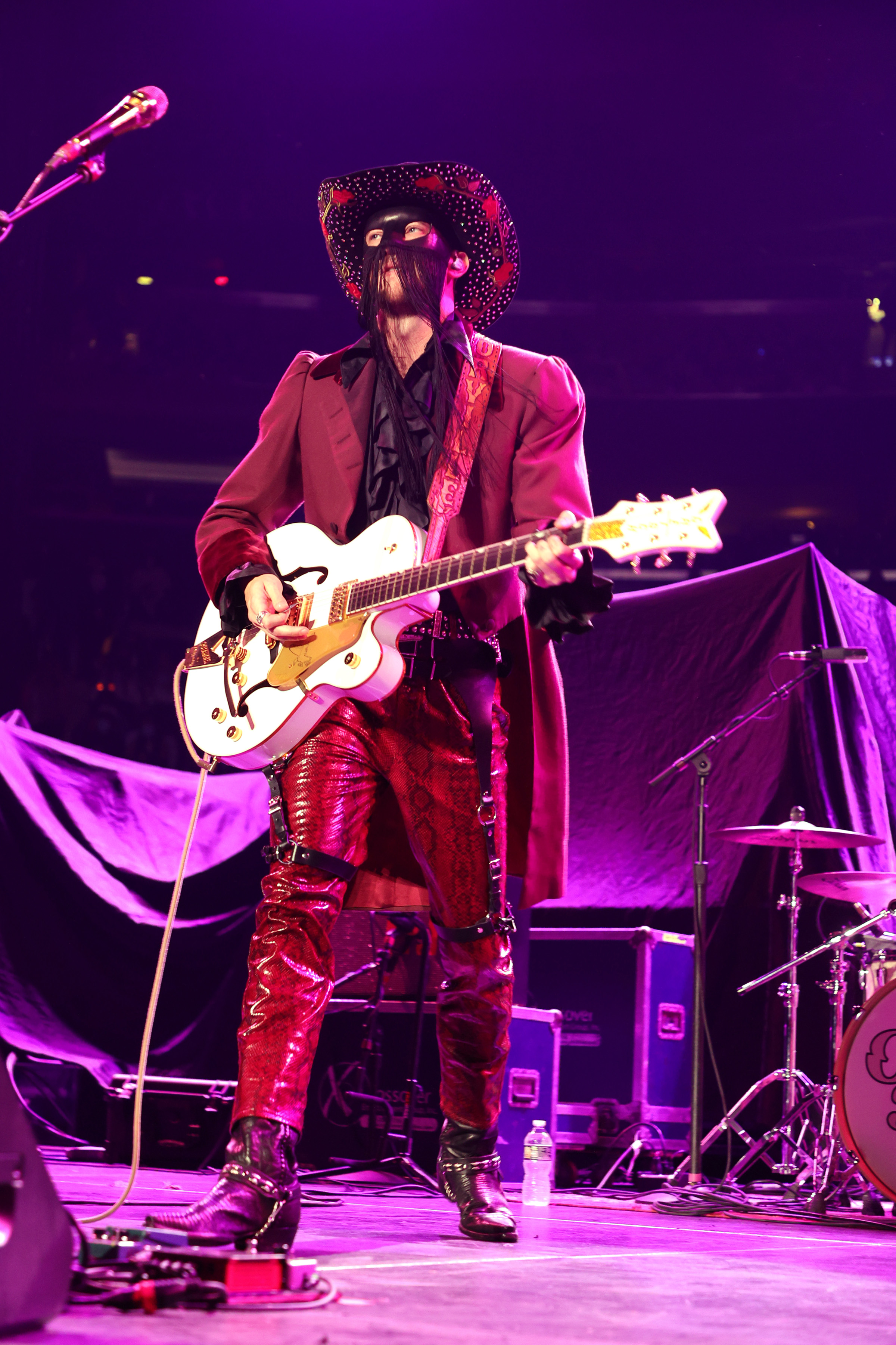 Photos: Harry Styles dresses as Dorothy from 'The Wizard of Oz' at Halloween show