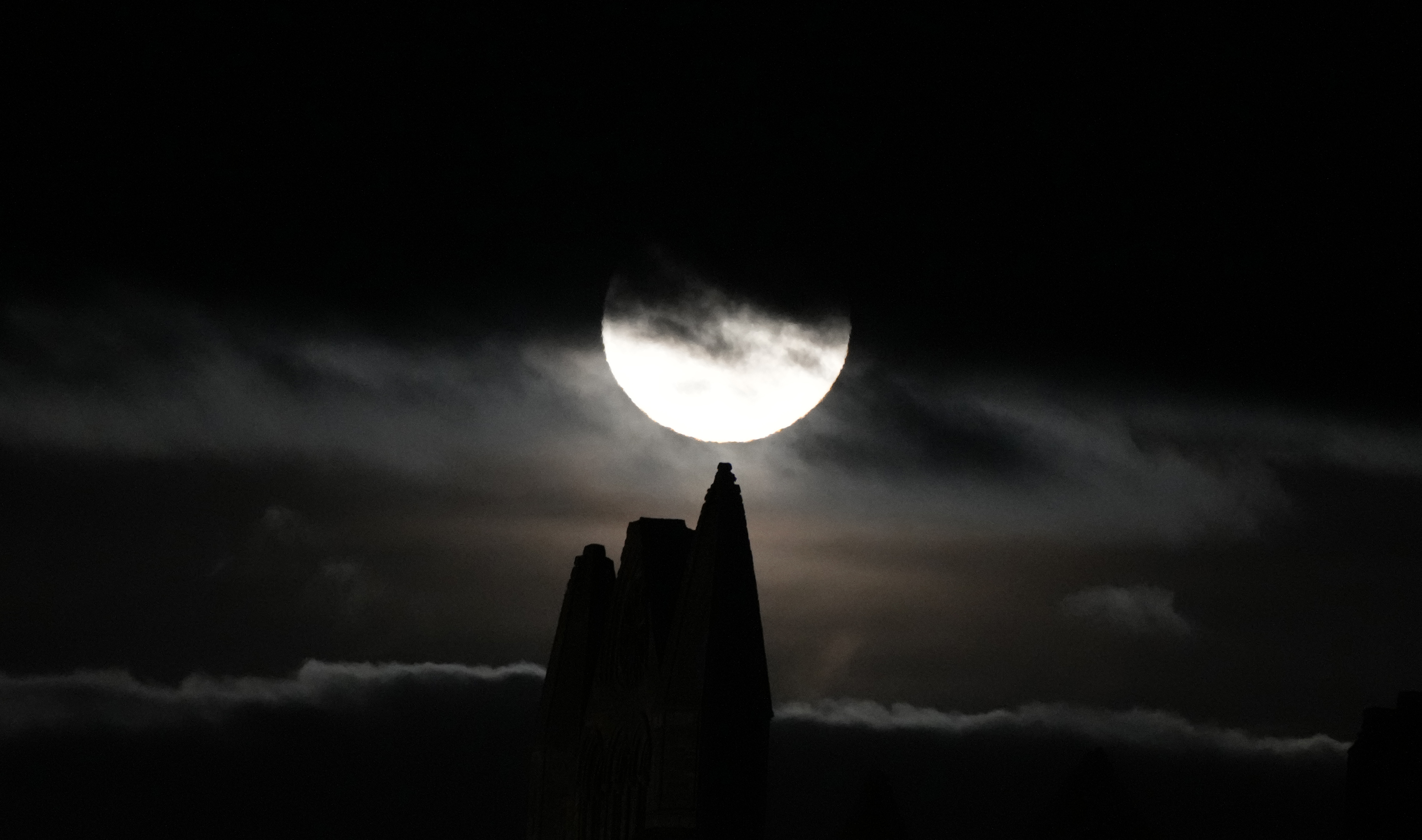Photos: September 2021 Harvest Moon brightens the night sky