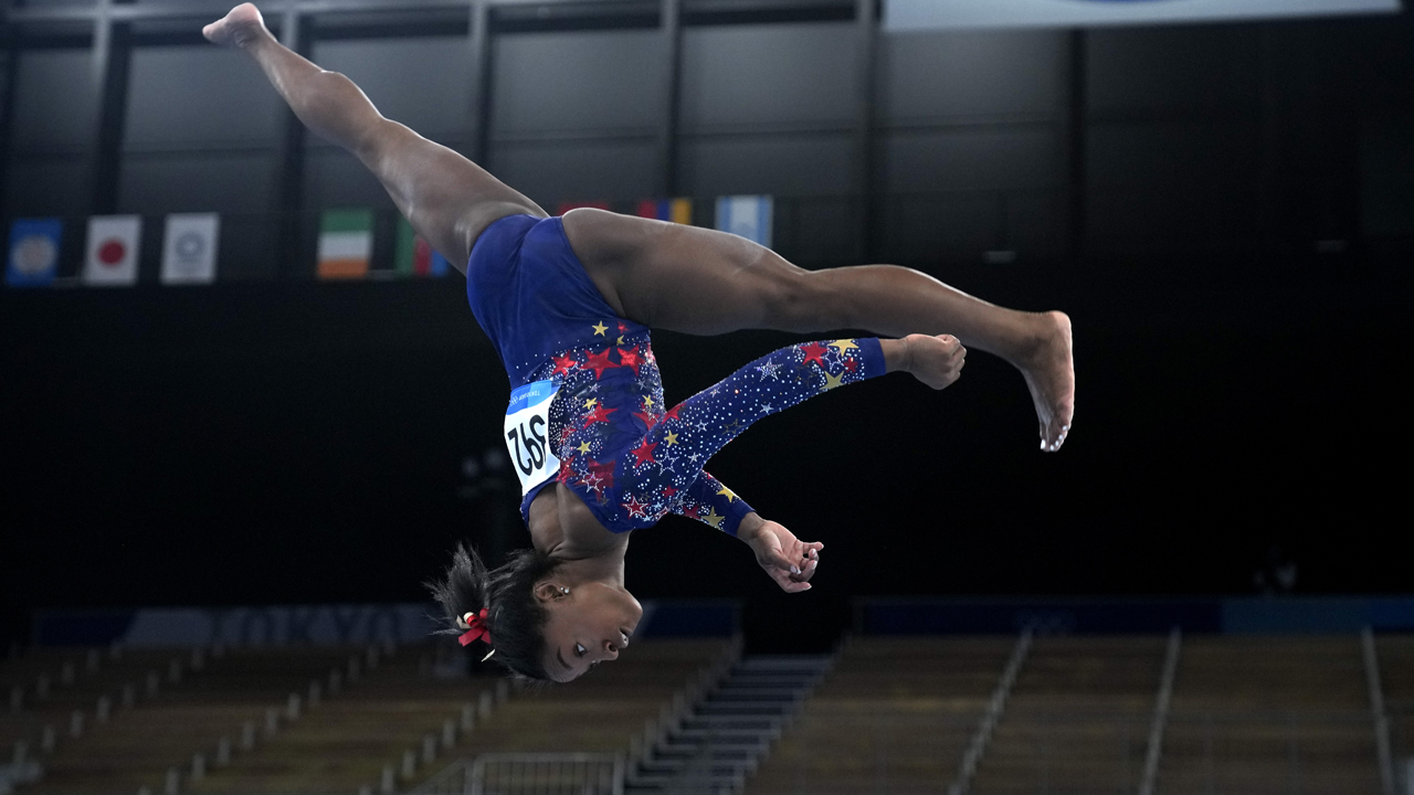 Photos: Simone Biles, US women's gymnastics team compete in qualifying round