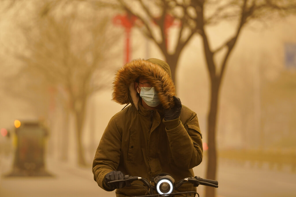 Worst sandstorm in a decade sweeps across China