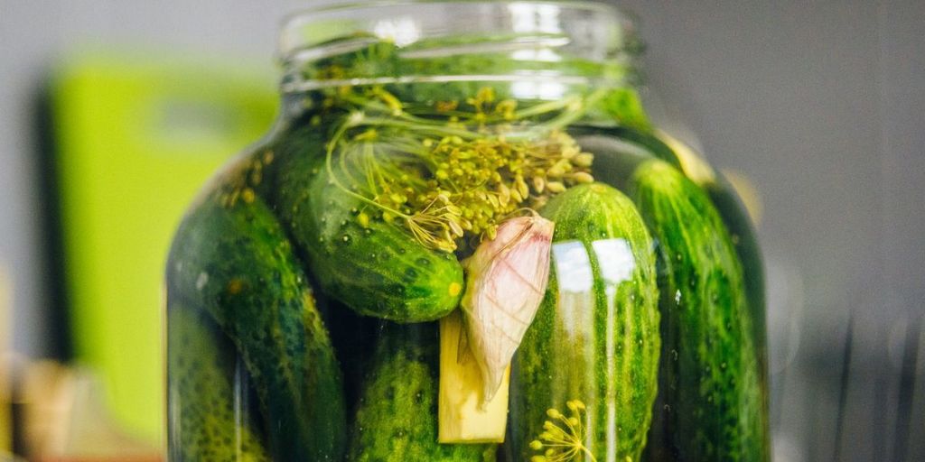 Jewelry store owner smashes pickle jar over robber’s head to thwart theft