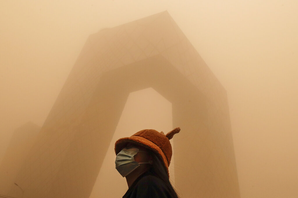Worst sandstorm in a decade sweeps across China