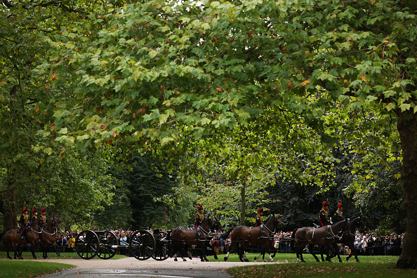 Photos: Queen Elizabeth II tributes continue across UK as royals, public grieve