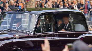 Queen Elizabeth II dies: Thousands gather ahead of procession to Westminster Hall