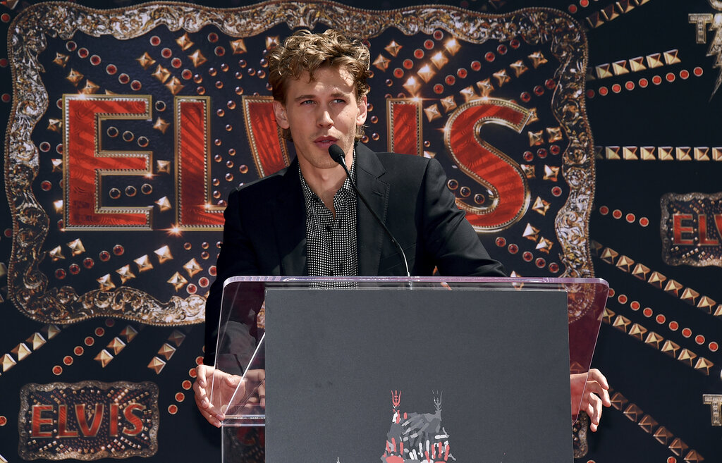 Presley family hand and footprint ceremony