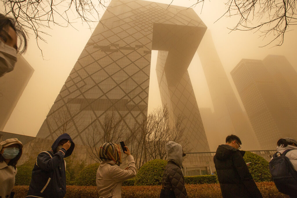 Worst sandstorm in a decade sweeps across China