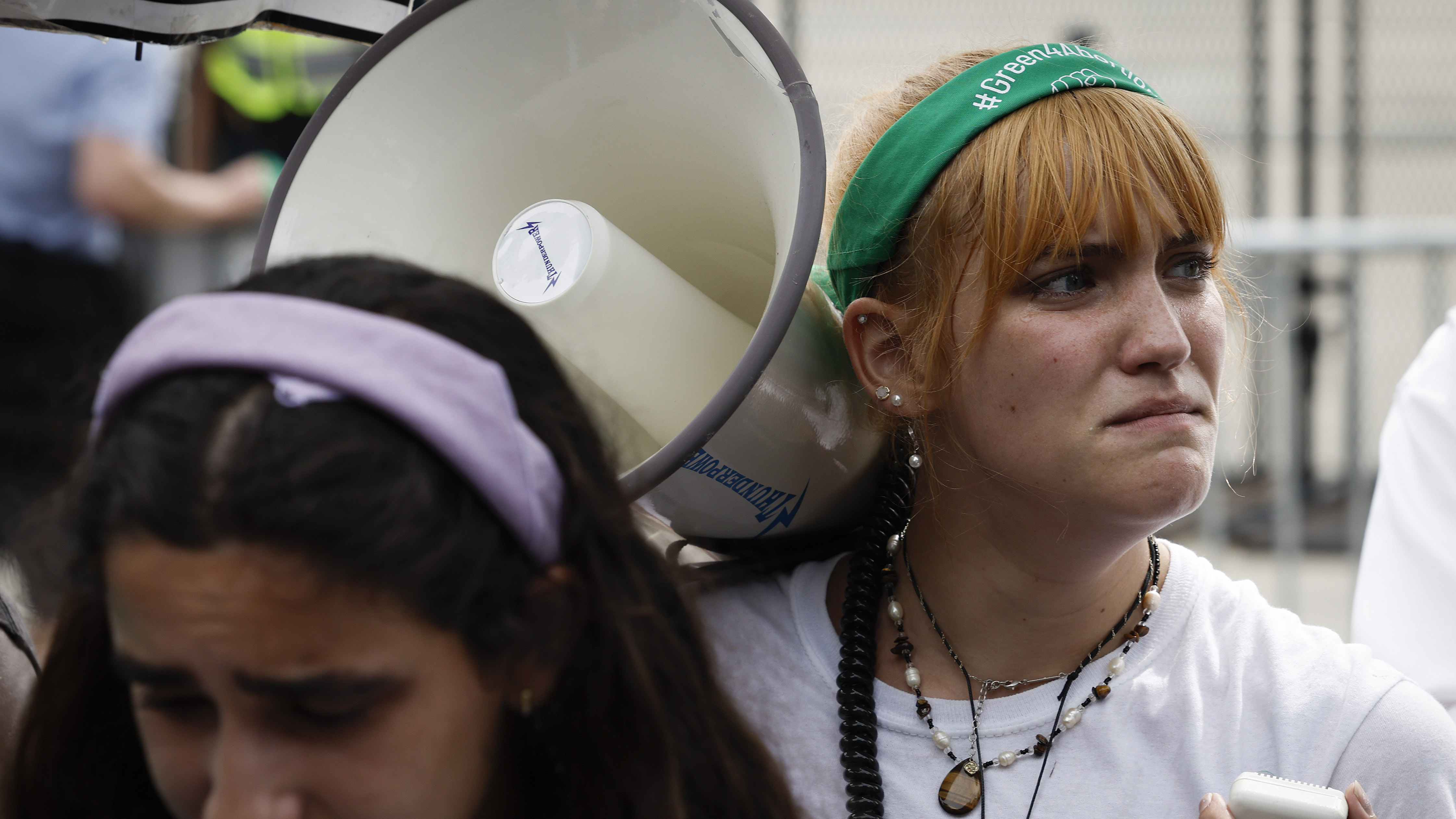 Supreme Court overturns Roe v. Wade