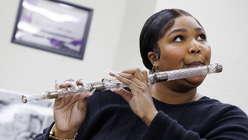 Lizzo plays historic flute