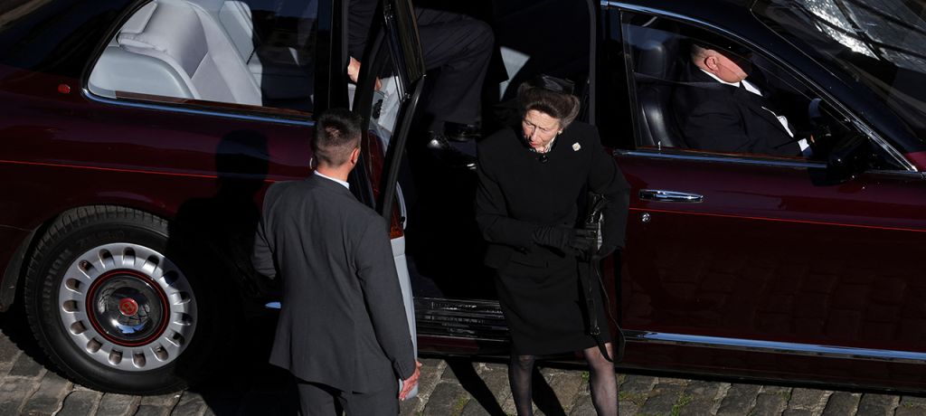 Queen Elizabeth II's coffin leaves Scotland for London