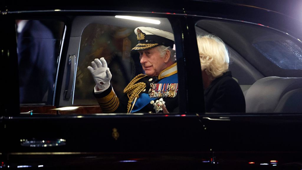 King Charles III, siblings stand vigil around Queen Elizabeth II's coffin