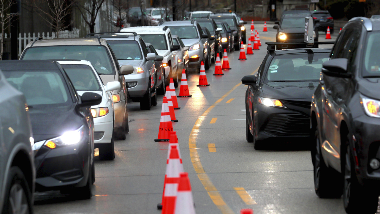 Photos: Chicago drivers score free gas in businessman's $1M giveaway