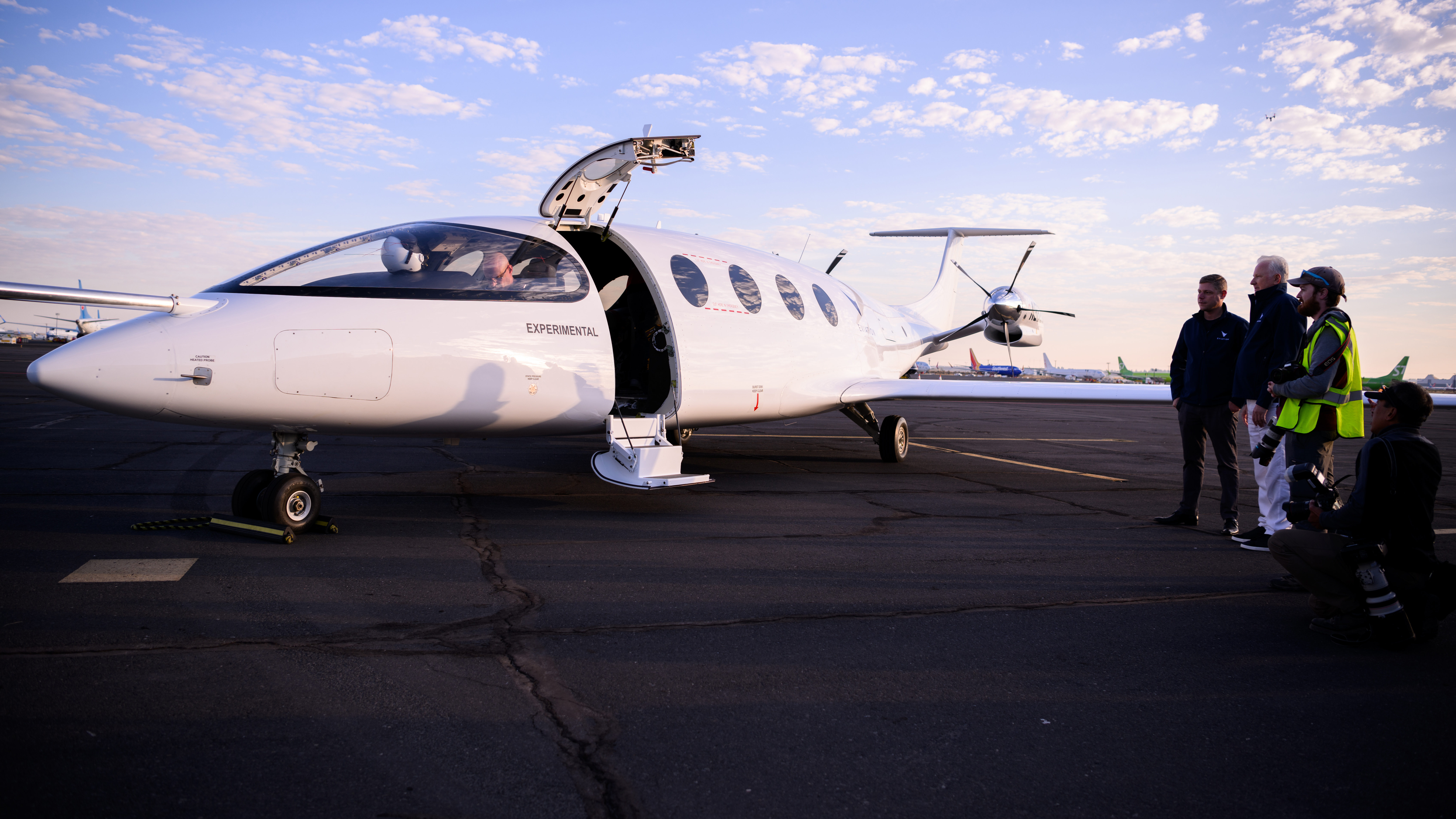 First all-electric commuter airplane takes to the skies