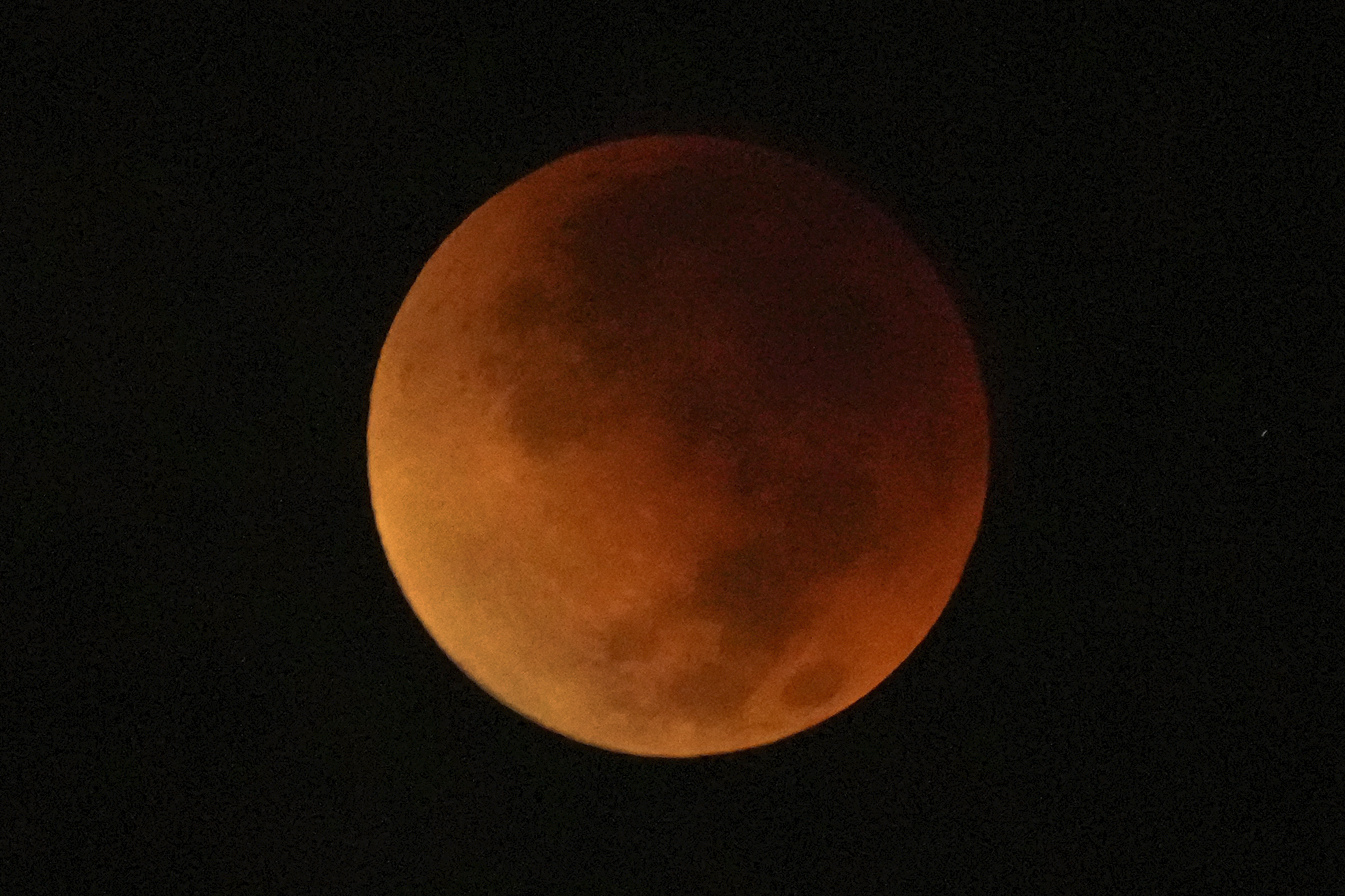Photos: Super flower blood moon lunar eclipse 2022