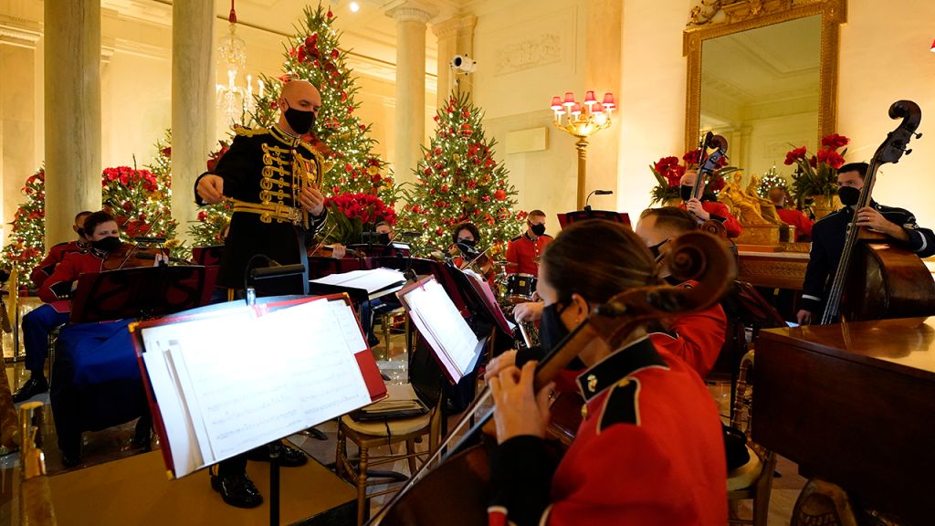 2020 White House Christmas decorations unveiled