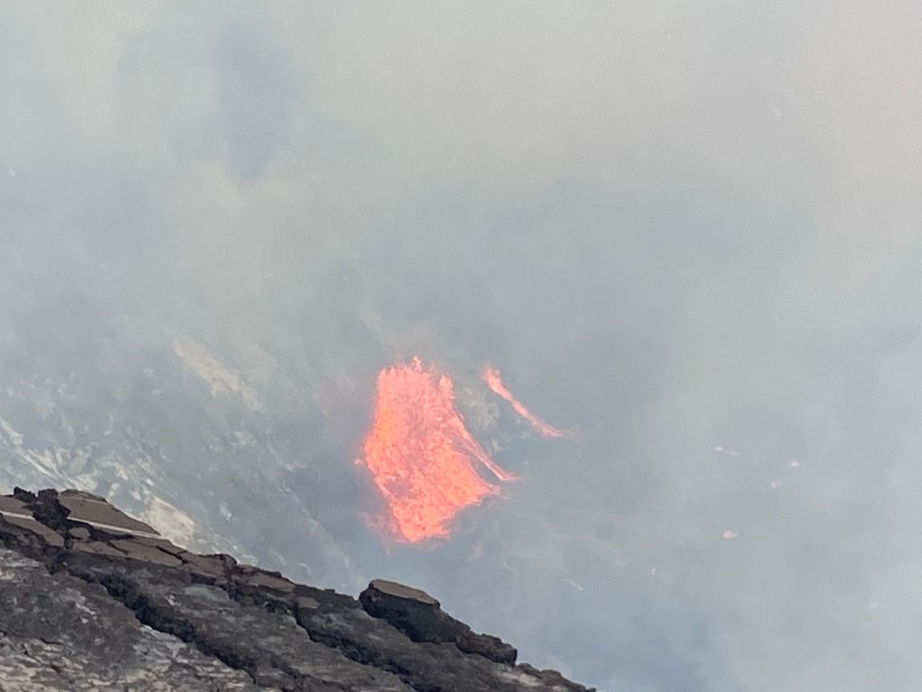 Photos: Hawaii's Kilauea volcano erupts