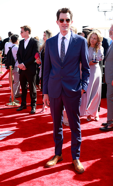 Photos: Tom Cruise arrives by helicopter to 'Top Gun: Maverick' premiere