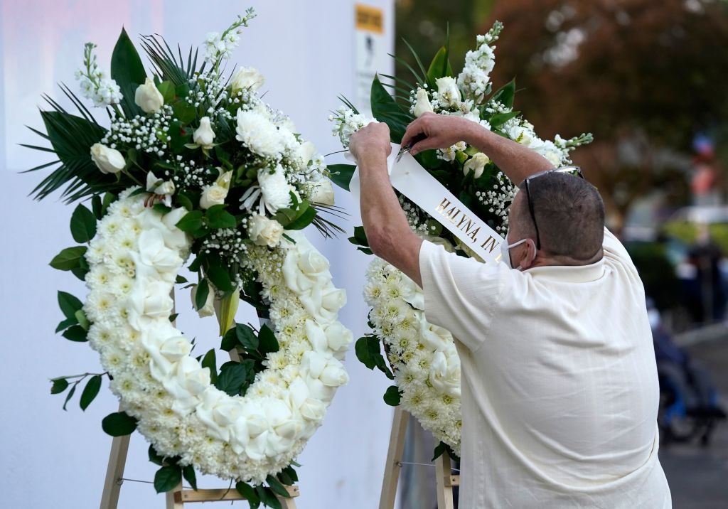 Photos: Halyna Hutchins, cinematographer killed on 'Rust' set, mourned at candlelight vigil