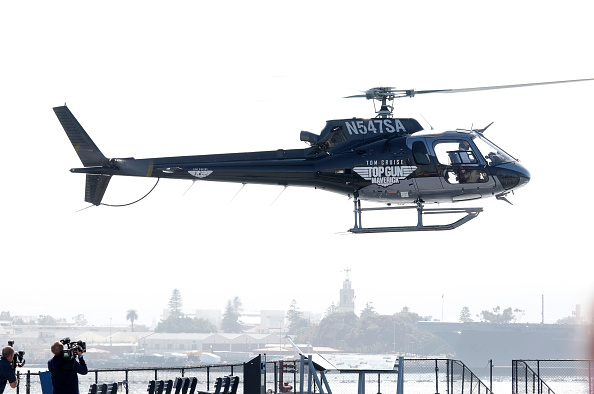 Photos: Tom Cruise arrives by helicopter to 'Top Gun: Maverick' premiere