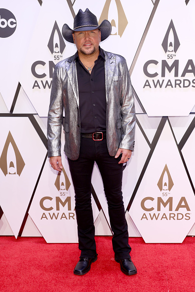 Photos: CMA Awards 2021 red carpet looks