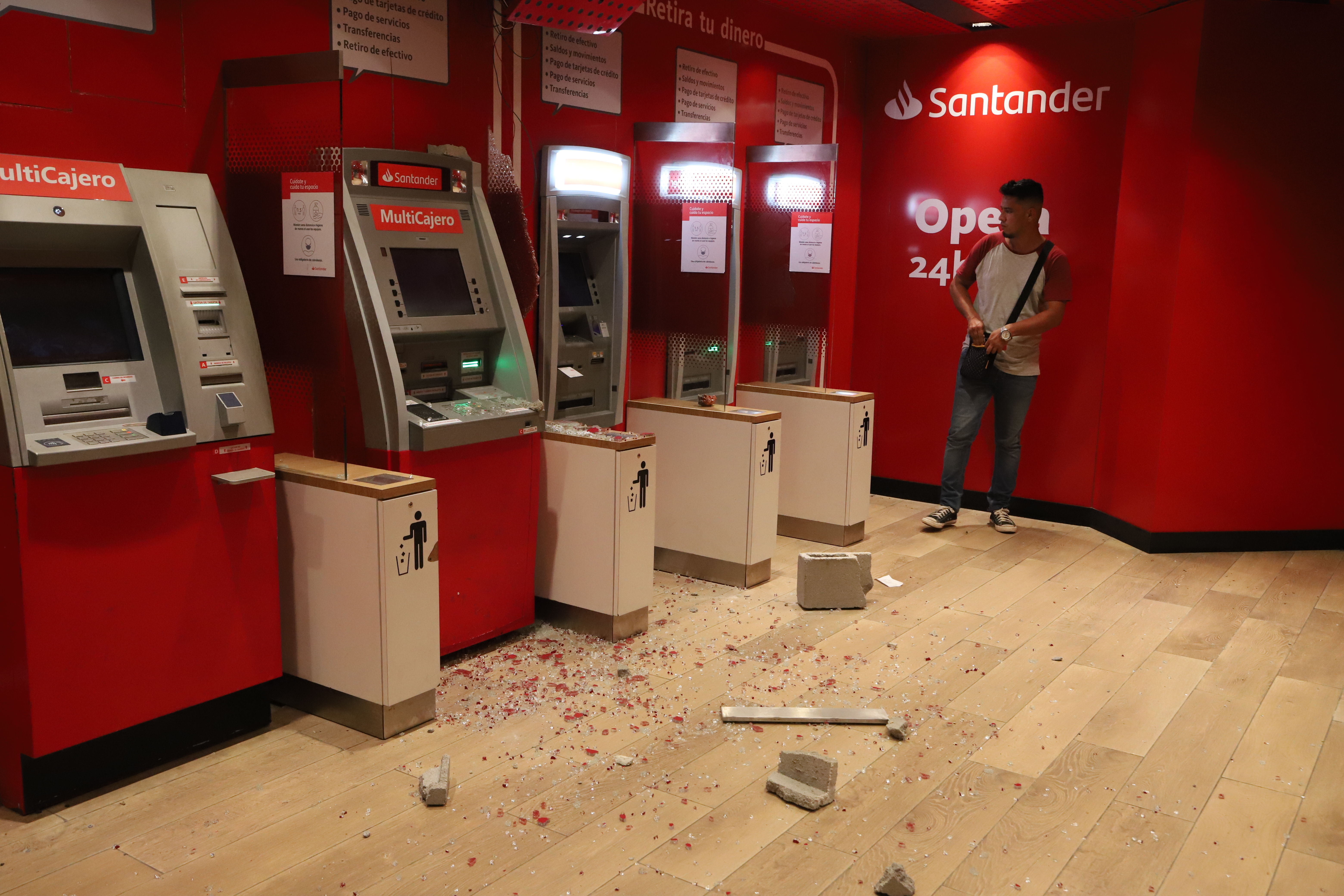 Photos: Magnitude 7 earthquake strikes near Acapulco, Mexico