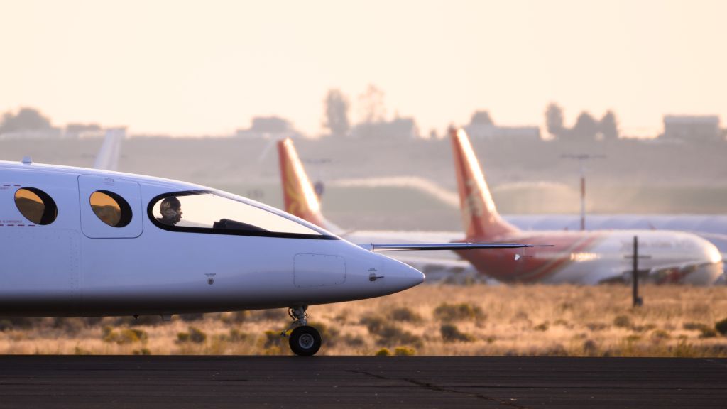 First all-electric commuter airplane takes to the skies