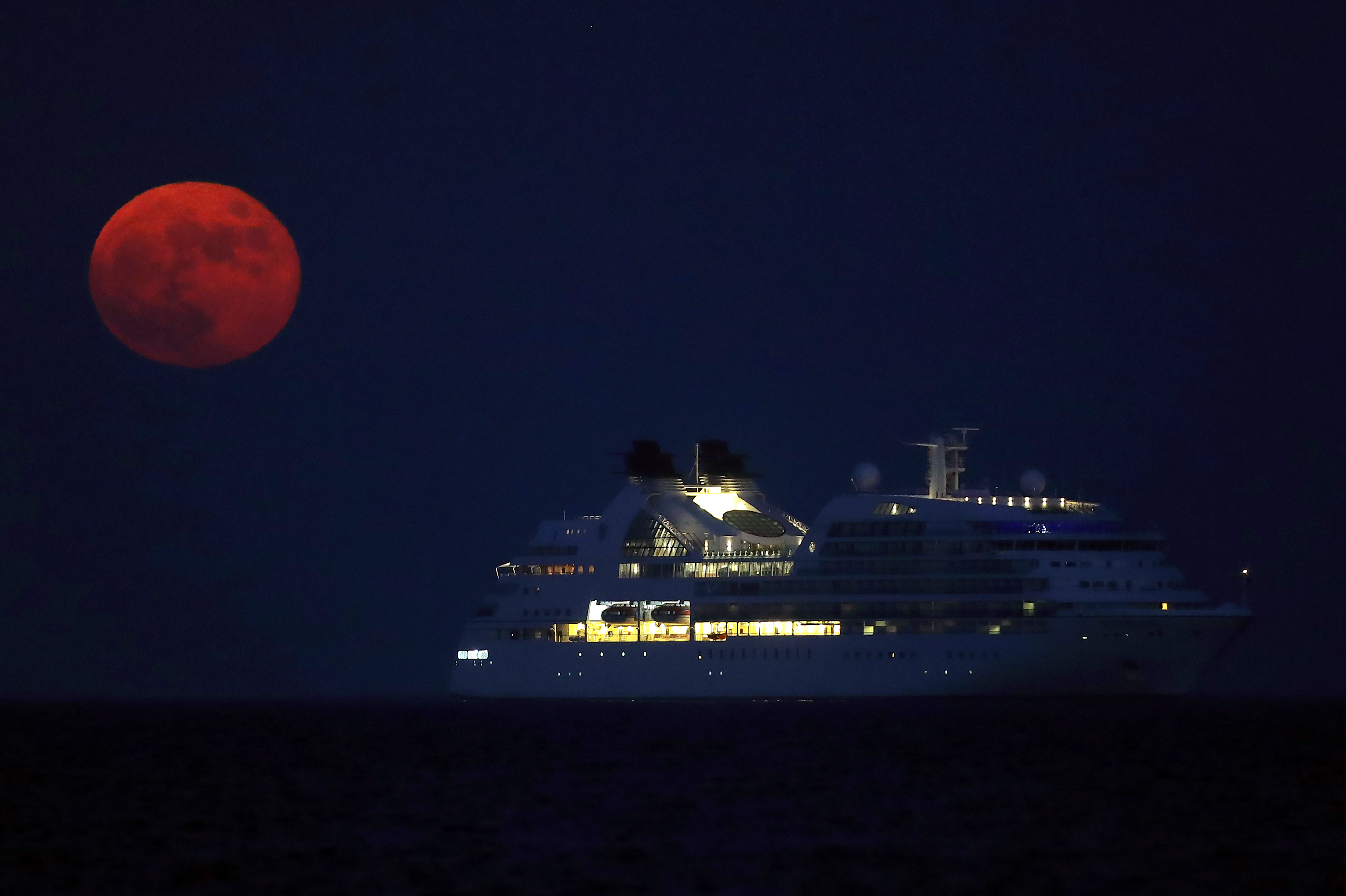 Buck moon 2020 10 stunning photos of the Fourth of July full moon